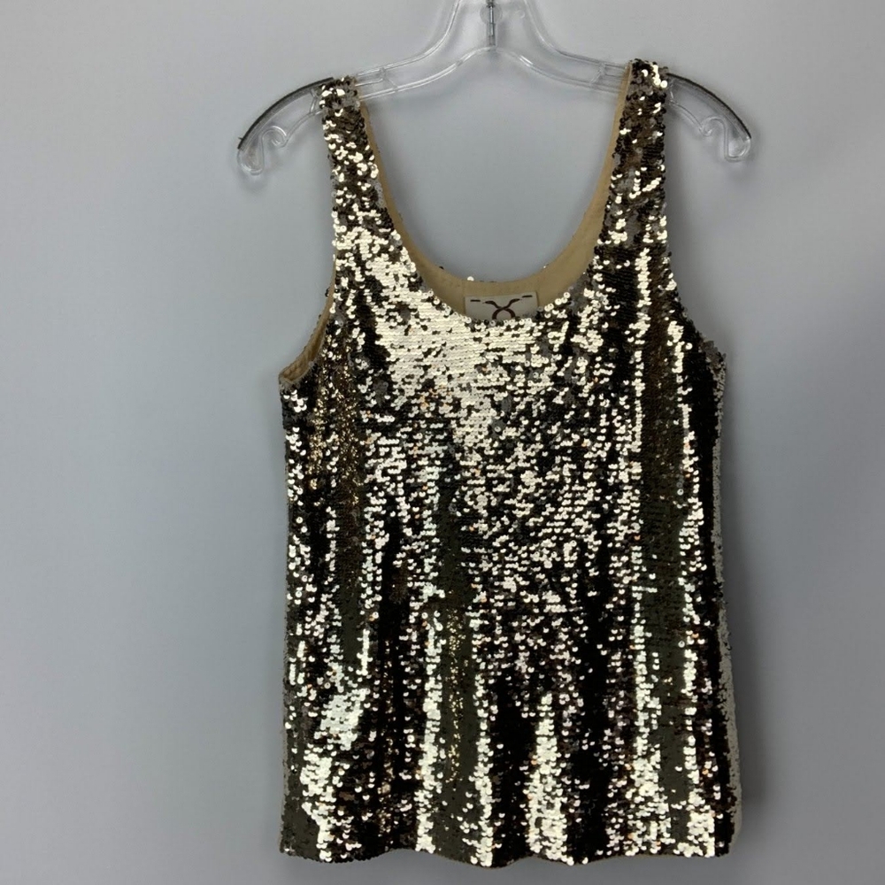 NWT metallic top